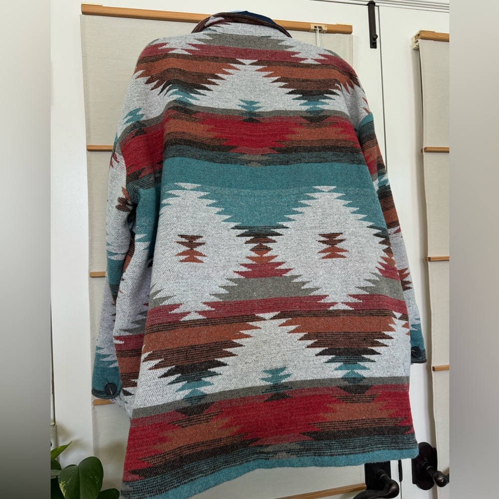 Veveret Aztec Pattern Shacket Size S - image 4